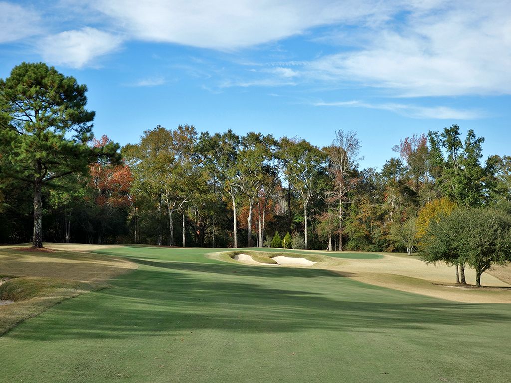 10th Hole at Fallen Oak Golf Club (468 Yard Par 4)